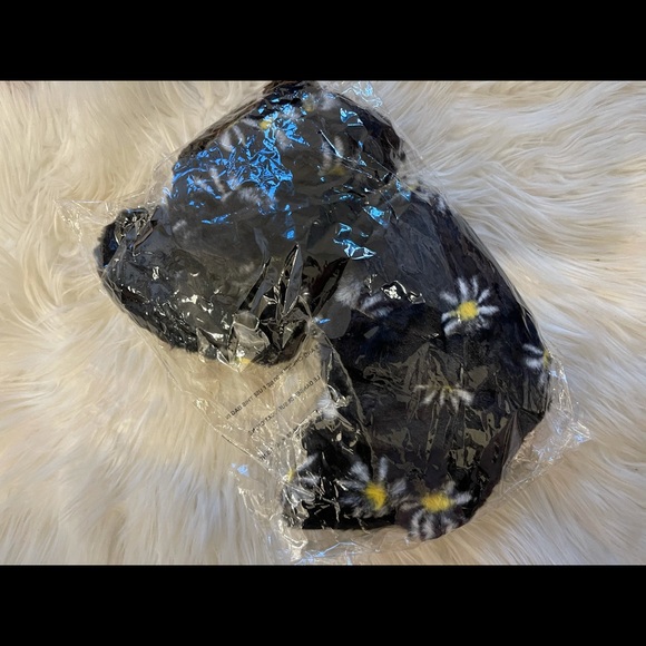 Free people lazy daisy plush set - Picture 8 of 8